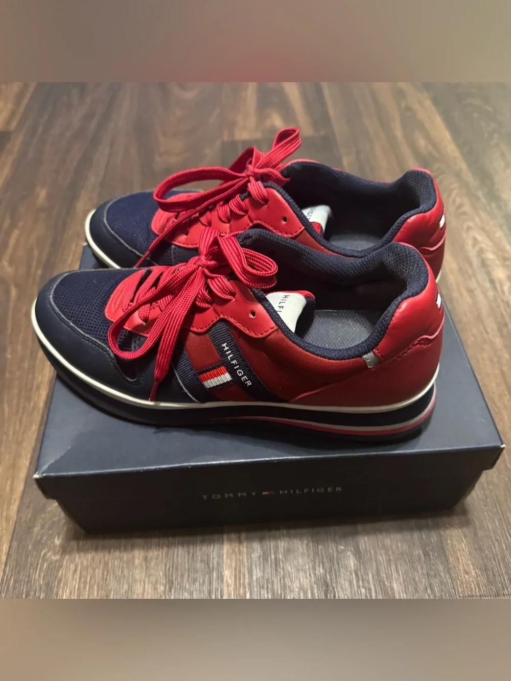 Tommy Hilfiger Men’s Navy and Red Low-Top Sneakers